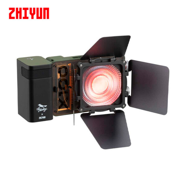 Luz Led Zhiyun Molus X100 RGB Pro x Cam Mackey - Imagen 2